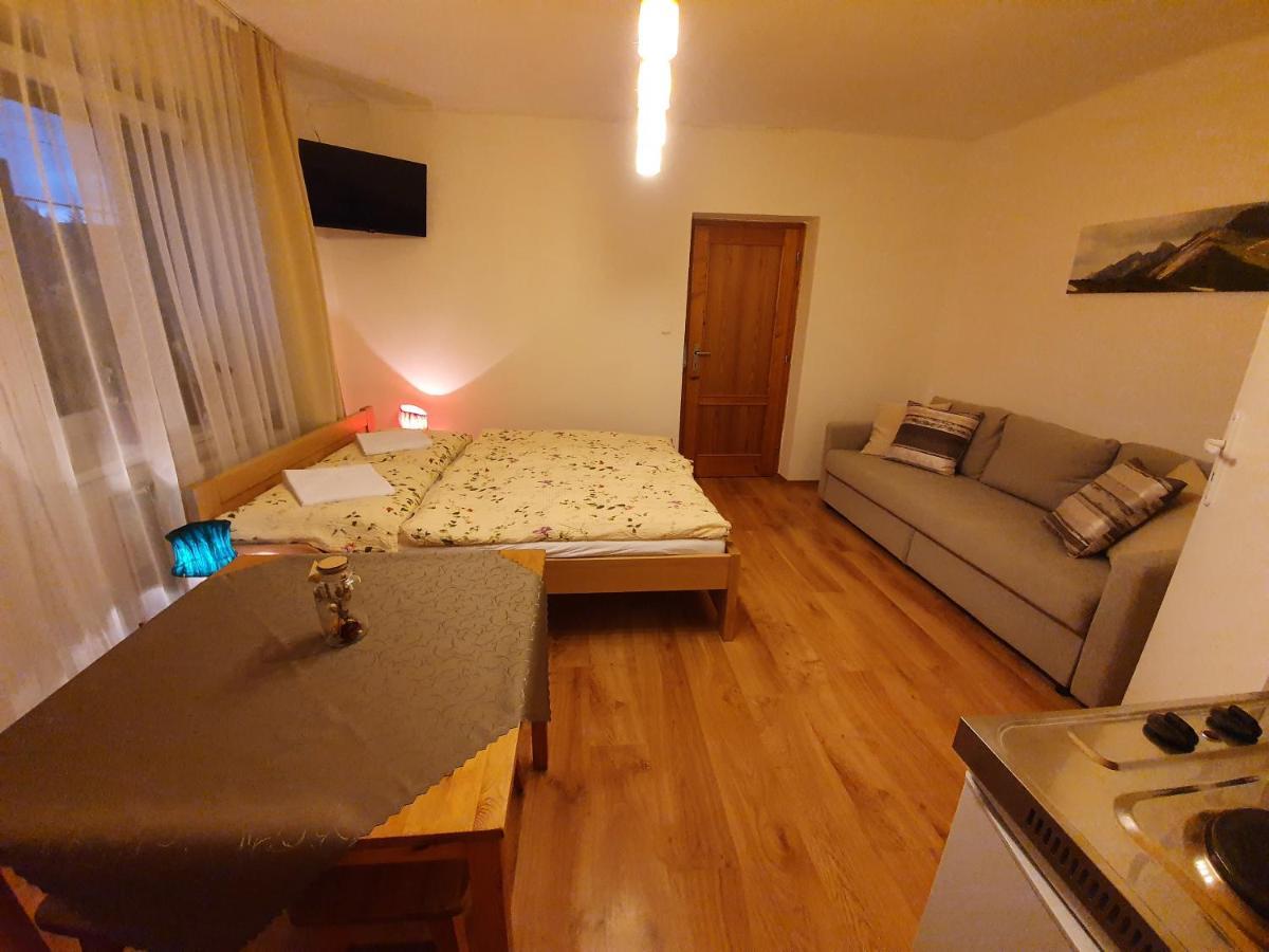 Zlty Dom Vrbov Apartamento Exterior foto