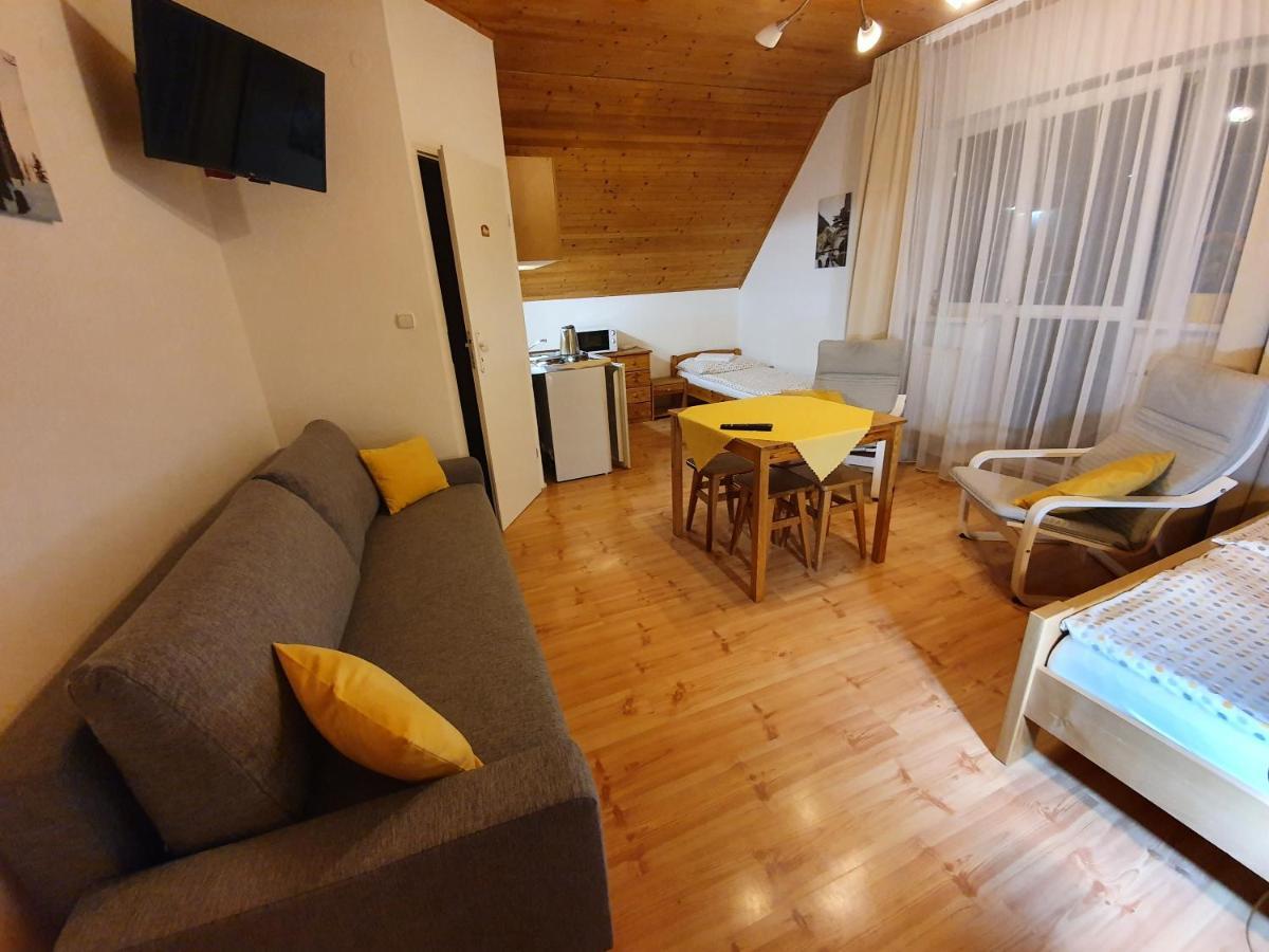 Zlty Dom Vrbov Apartamento Exterior foto