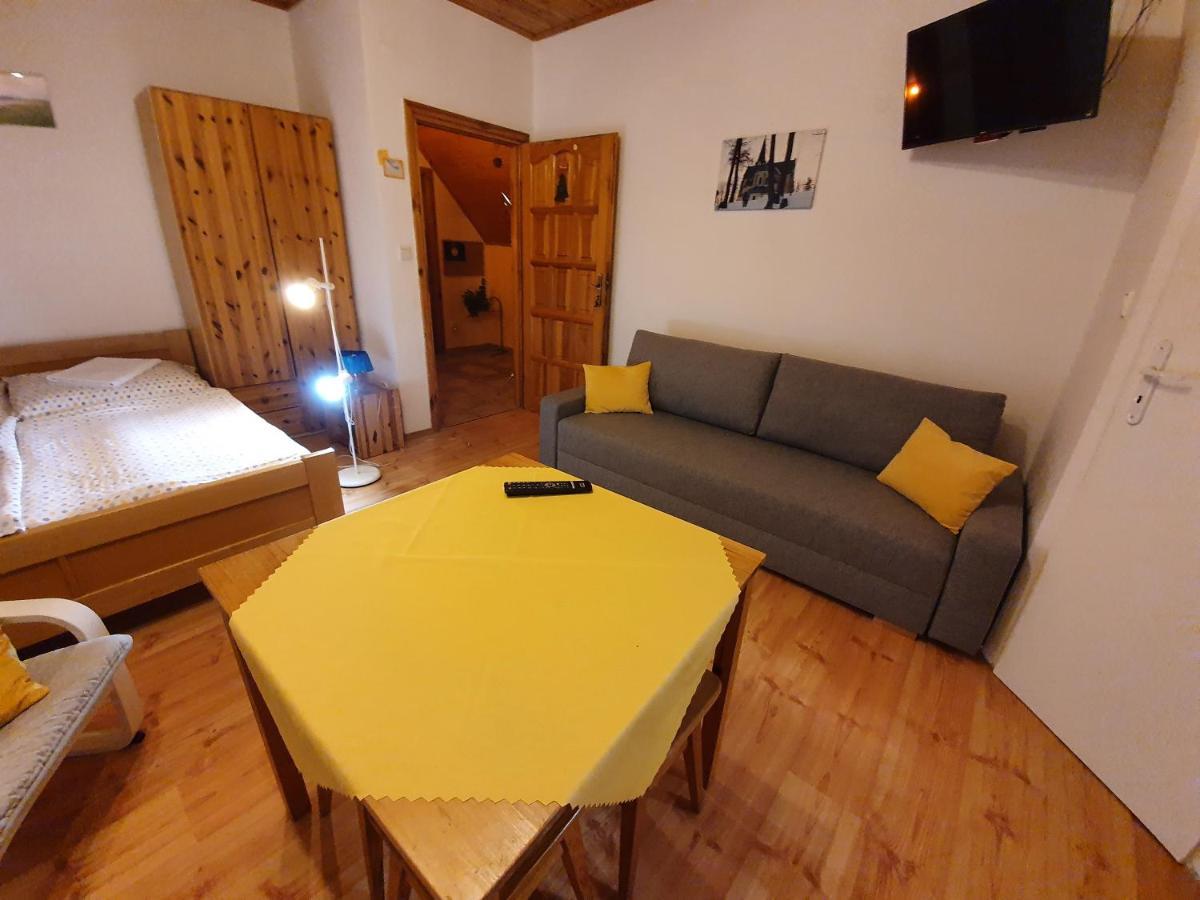 Zlty Dom Vrbov Apartamento Exterior foto