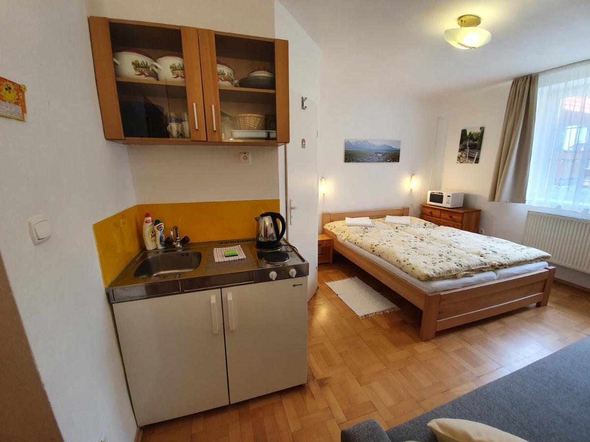 Zlty Dom Vrbov Apartamento Exterior foto