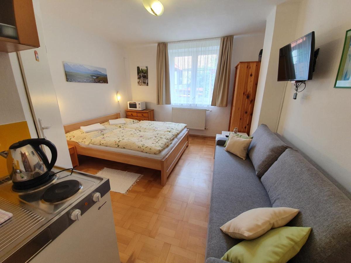 Zlty Dom Vrbov Apartamento Exterior foto