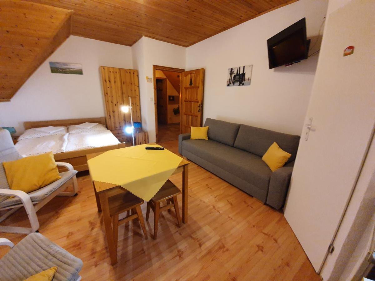 Zlty Dom Vrbov Apartamento Exterior foto