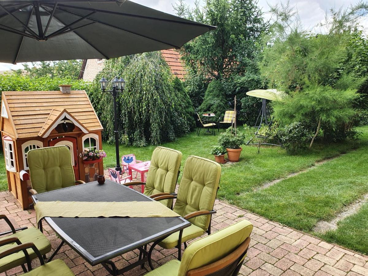Zlty Dom Vrbov Apartamento Exterior foto