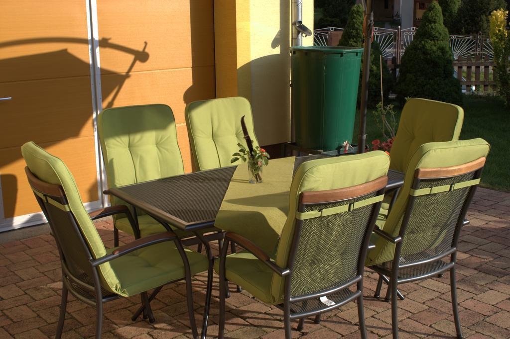 Zlty Dom Vrbov Apartamento Exterior foto