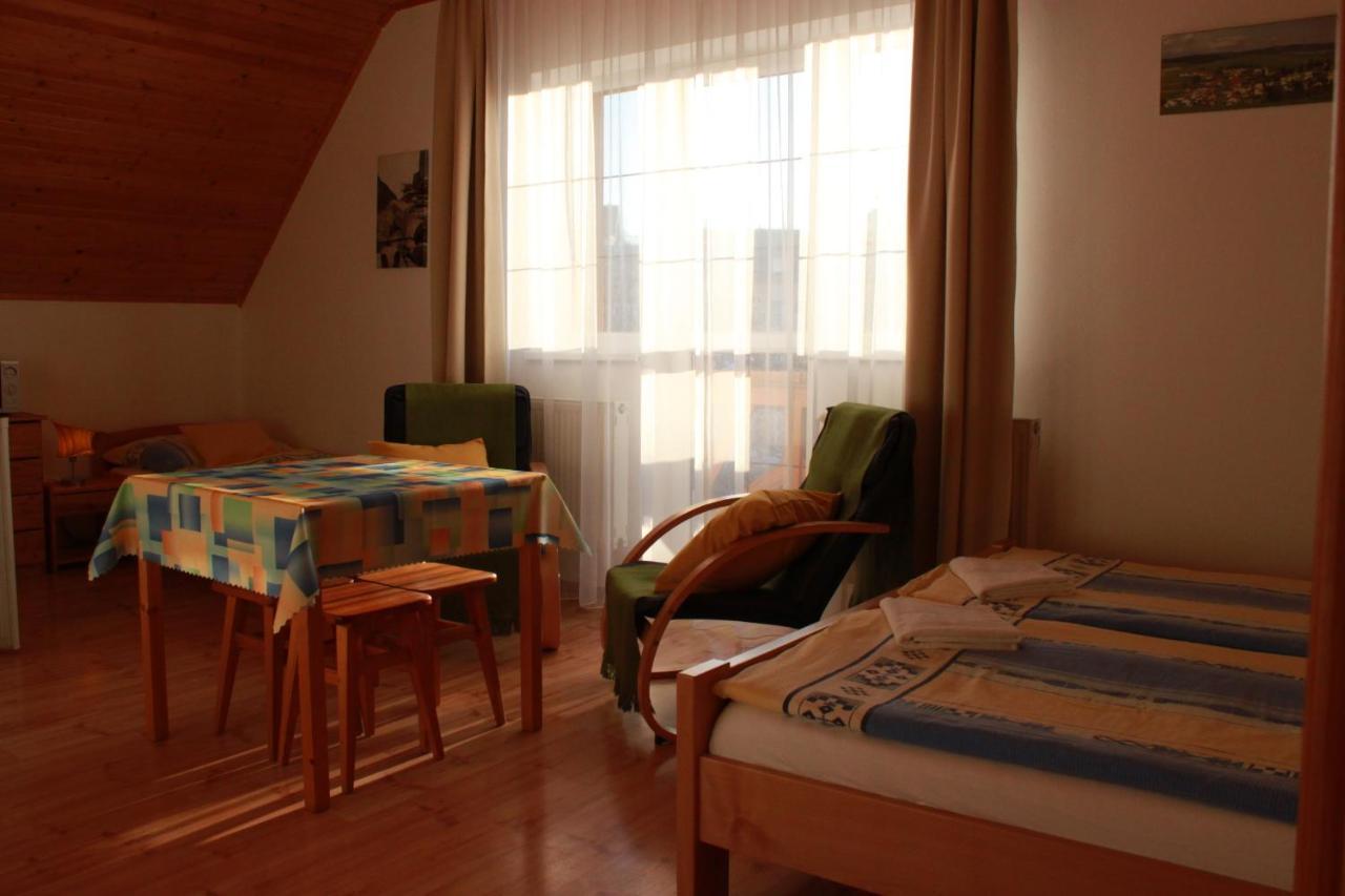 Zlty Dom Vrbov Apartamento Exterior foto