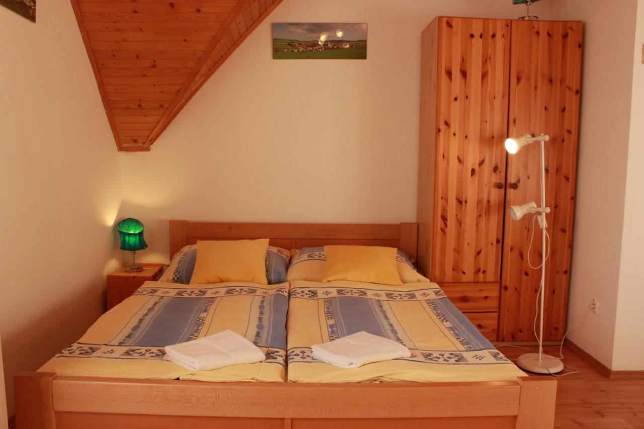 Zlty Dom Vrbov Apartamento Exterior foto