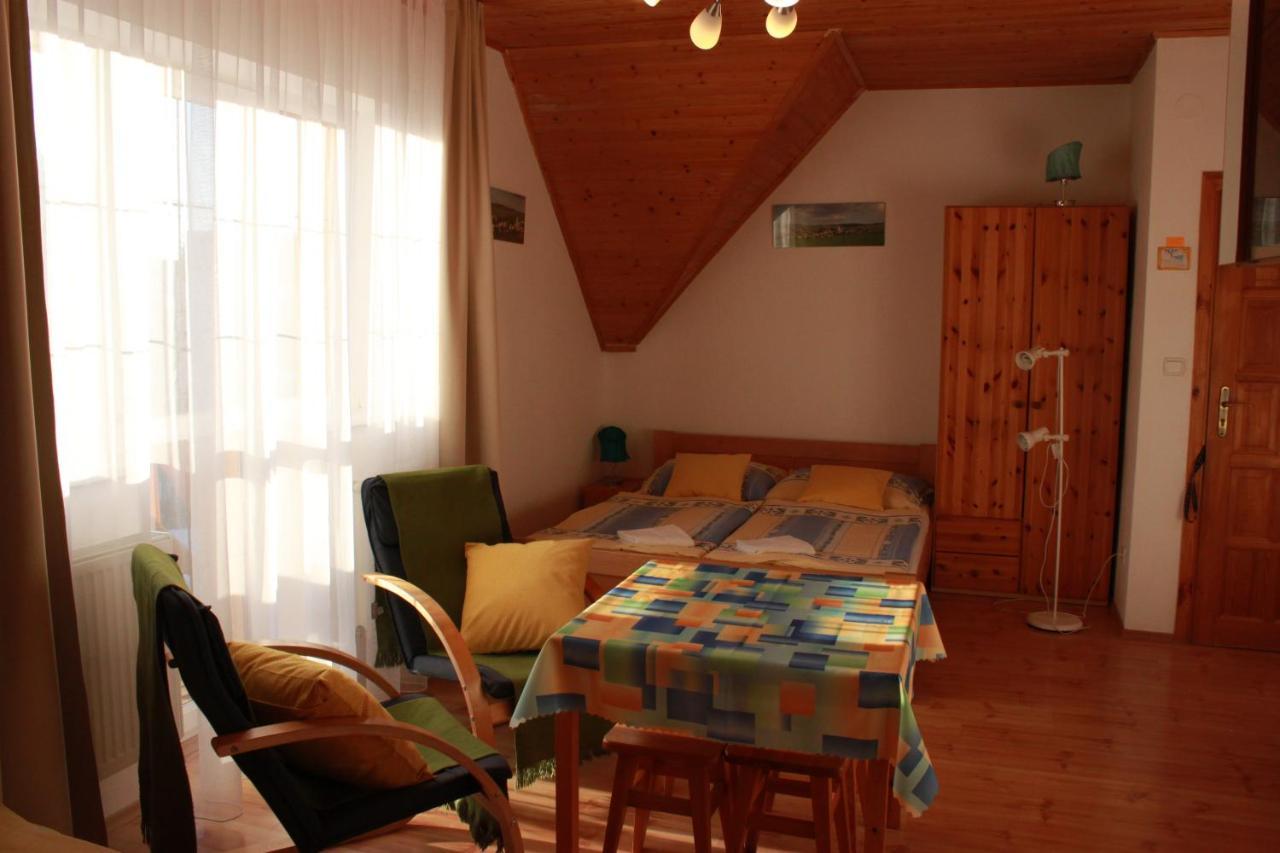 Zlty Dom Vrbov Apartamento Exterior foto