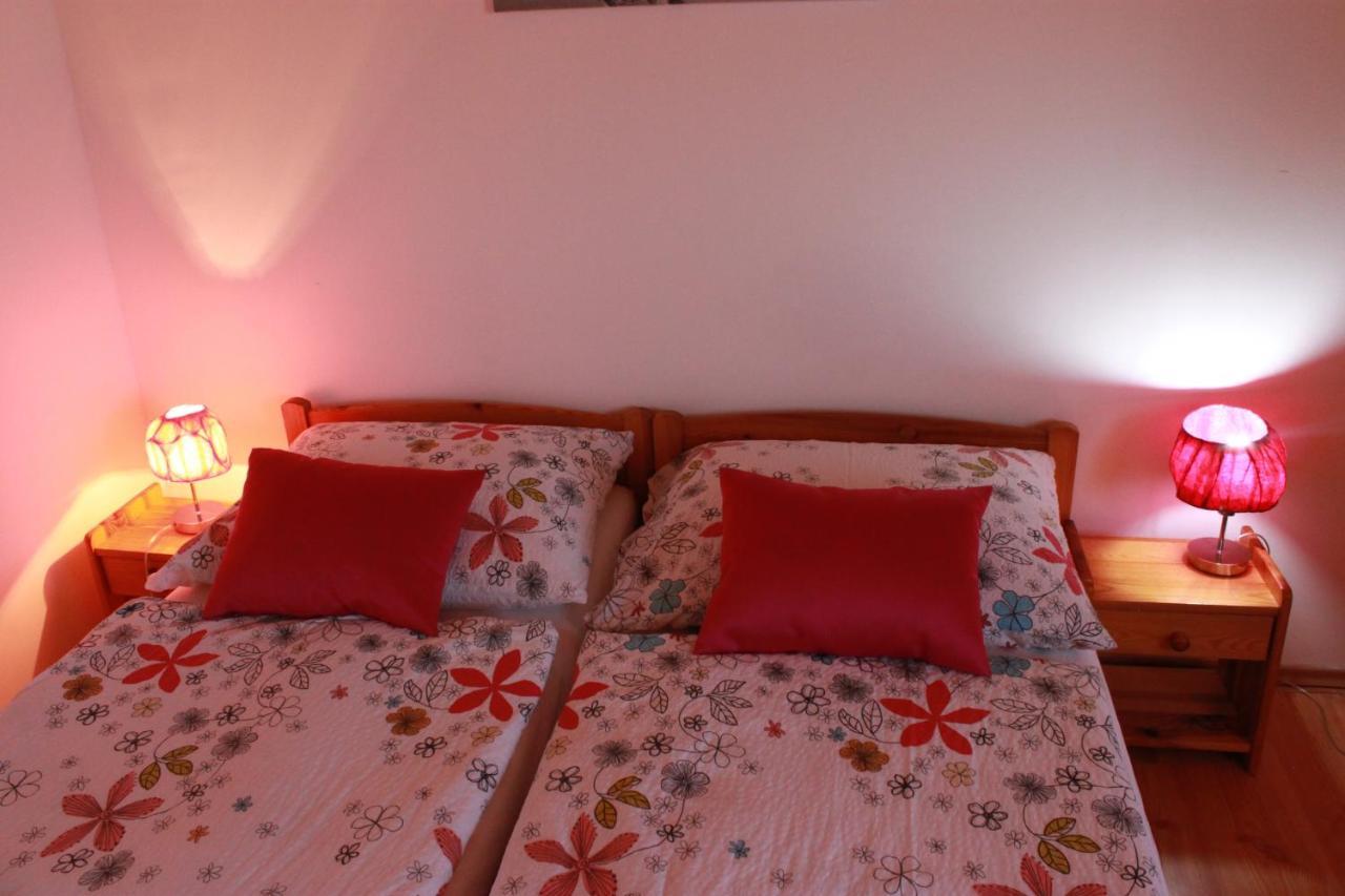 Zlty Dom Vrbov Apartamento Exterior foto