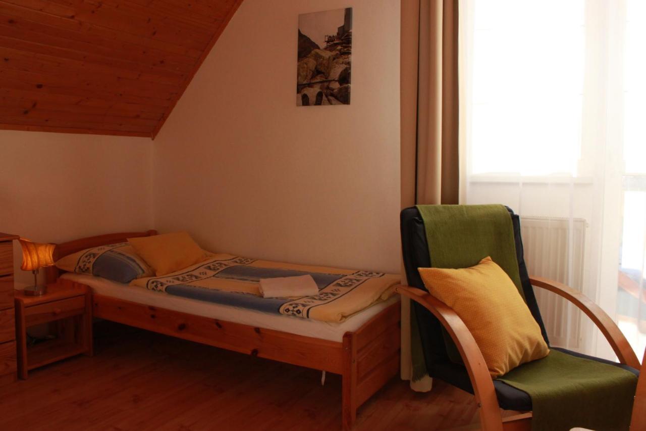 Zlty Dom Vrbov Apartamento Exterior foto