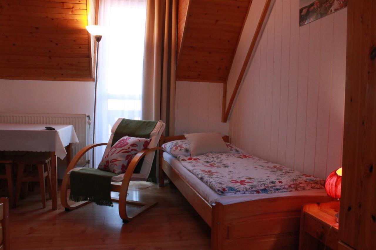 Zlty Dom Vrbov Apartamento Exterior foto