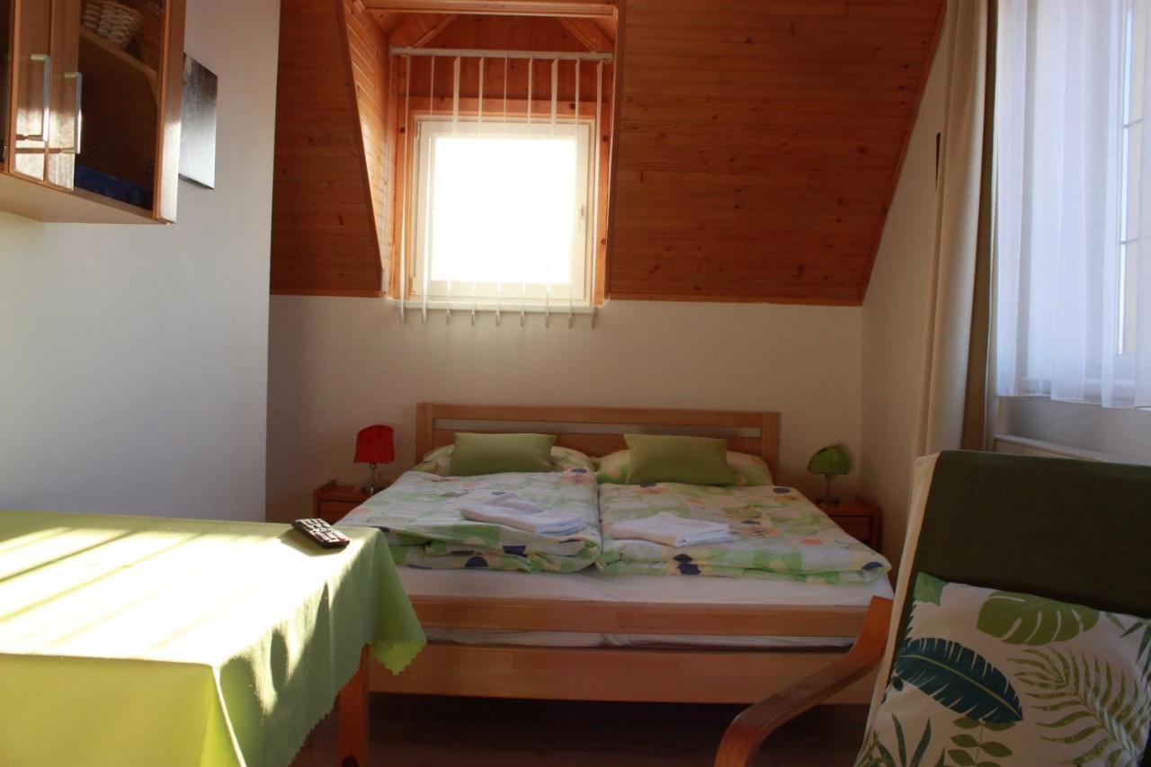 Zlty Dom Vrbov Apartamento Exterior foto